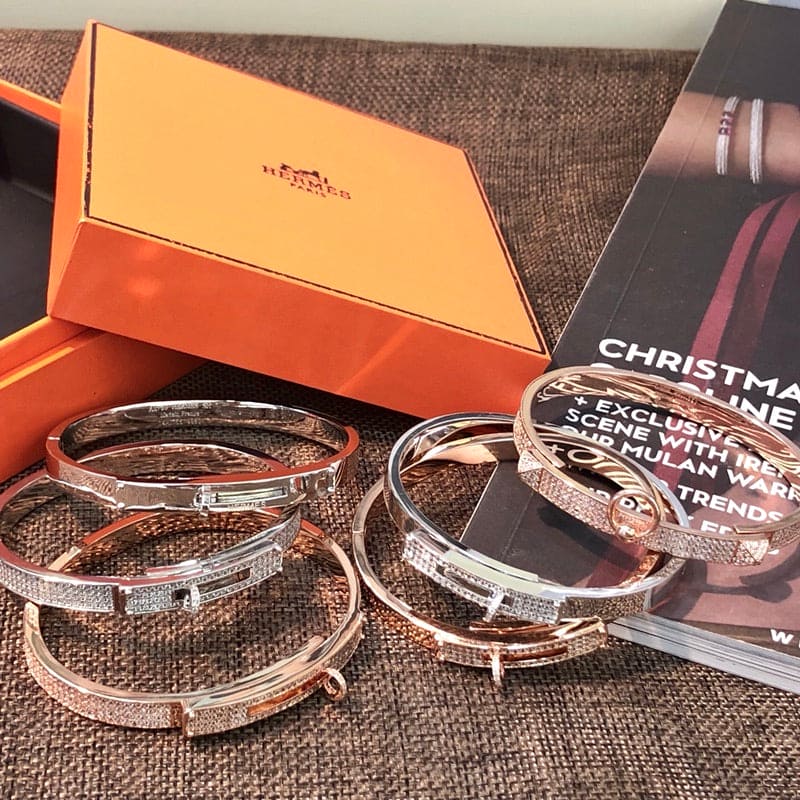 Hermes Kelly Diamonds 18K Yellow Gold Bracelet