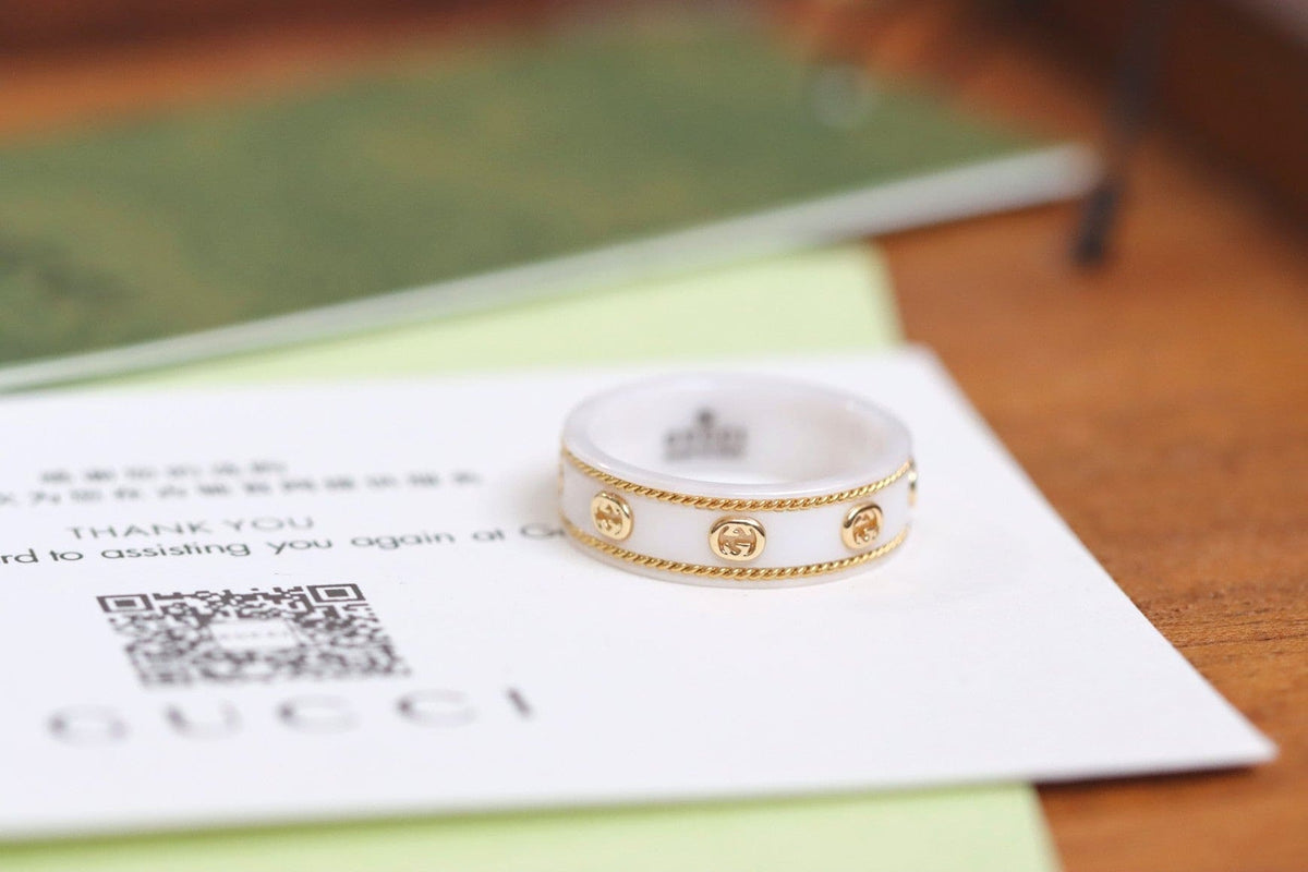 Gucci Double Interlocking Gucci Icon White Zirconia 18K Gold Ring
