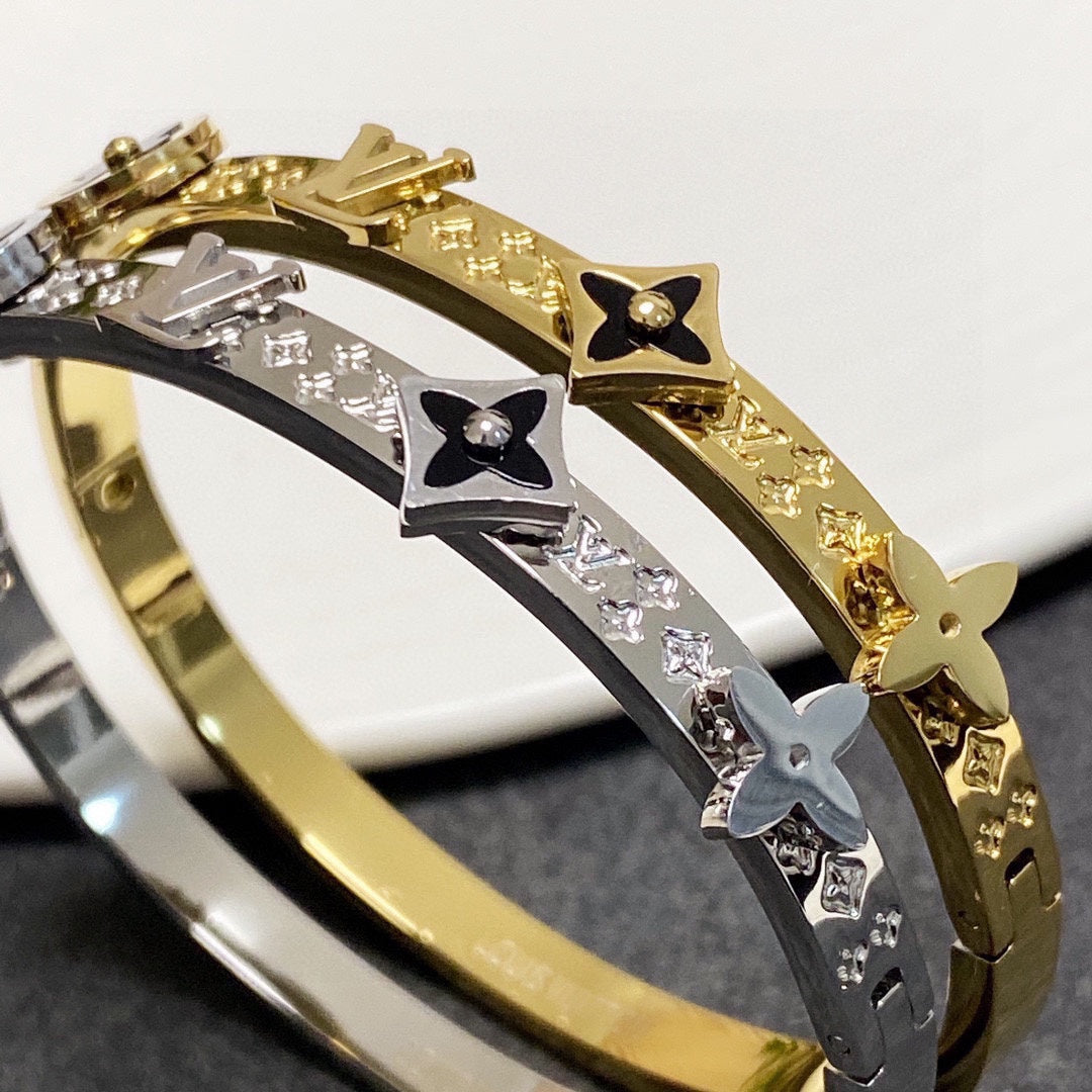 Louis Vuitton Idylle Blossom 18K Gold Bracelet