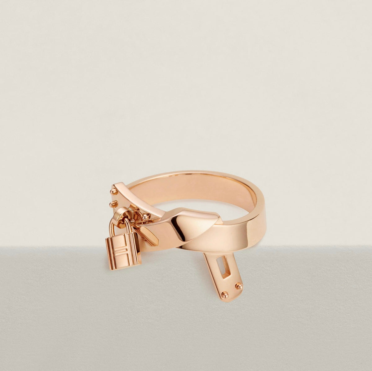 Hermes Kelly Gavroche 18K Gold Ring
