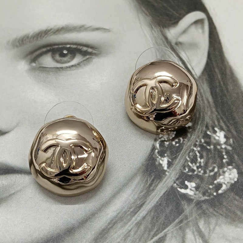 Chanel Gold Round 18K Gold Earrings