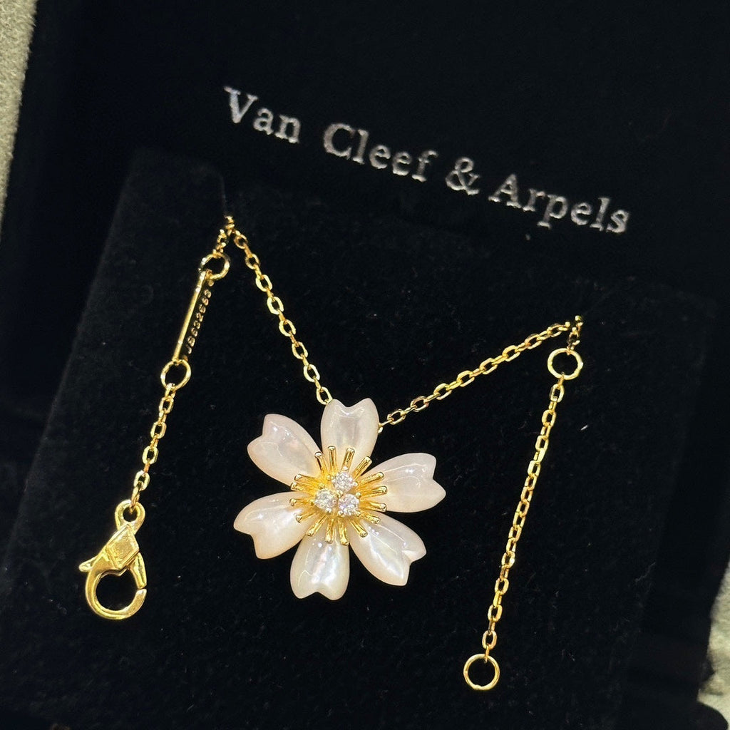 Rose De Noel Clip Pendant 18K Gold Necklace