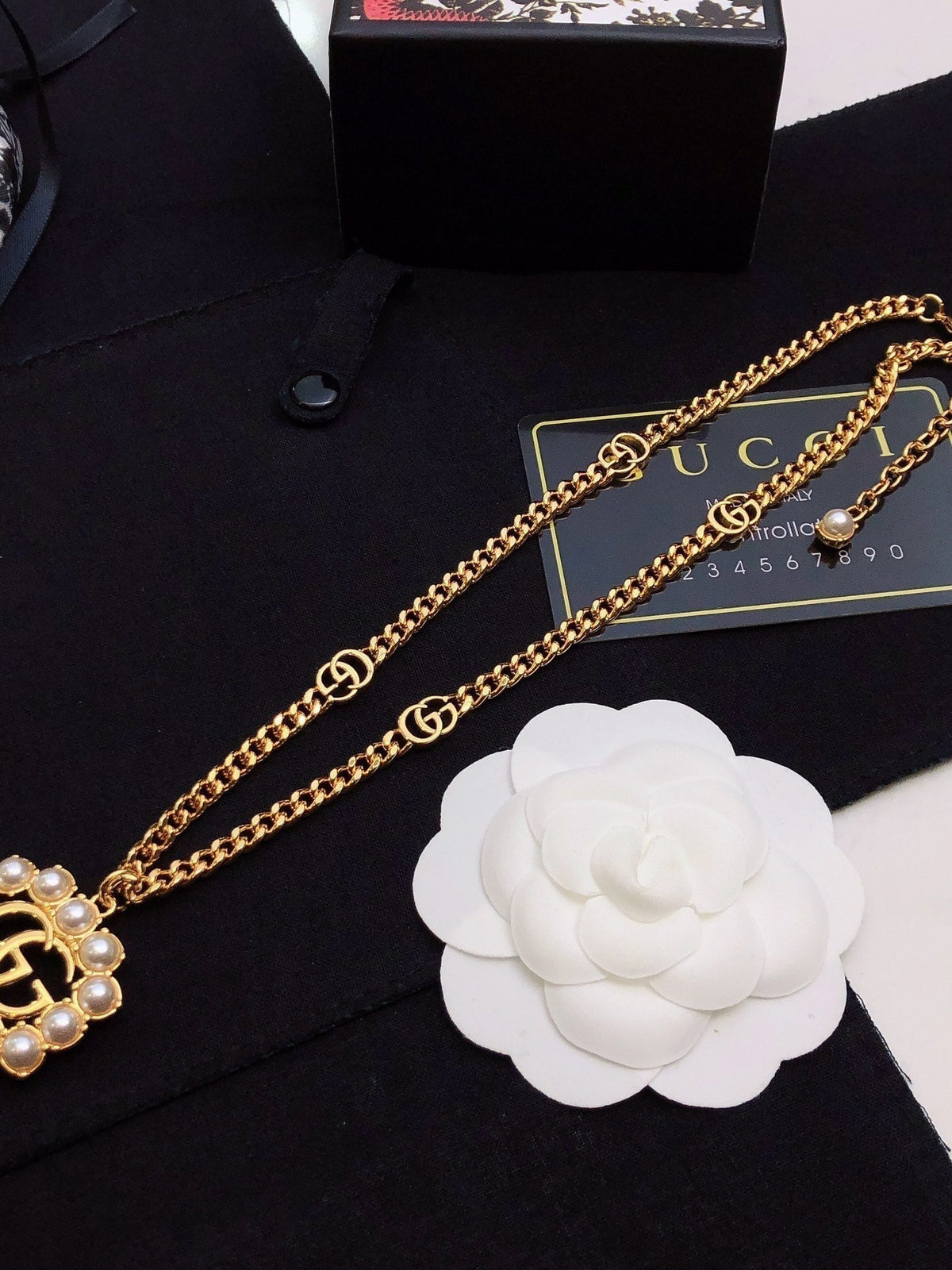 Gucci Double Pearl Double Gucci 18K Gold Necklace