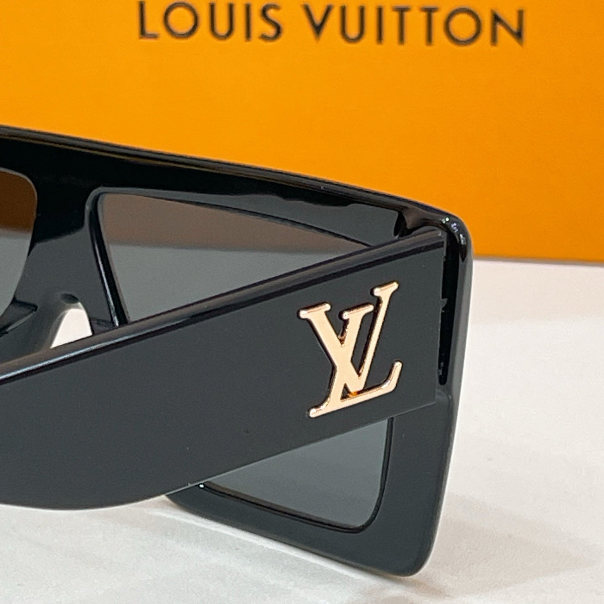 Louis Vuitton Z2916 Eyeglass Frames