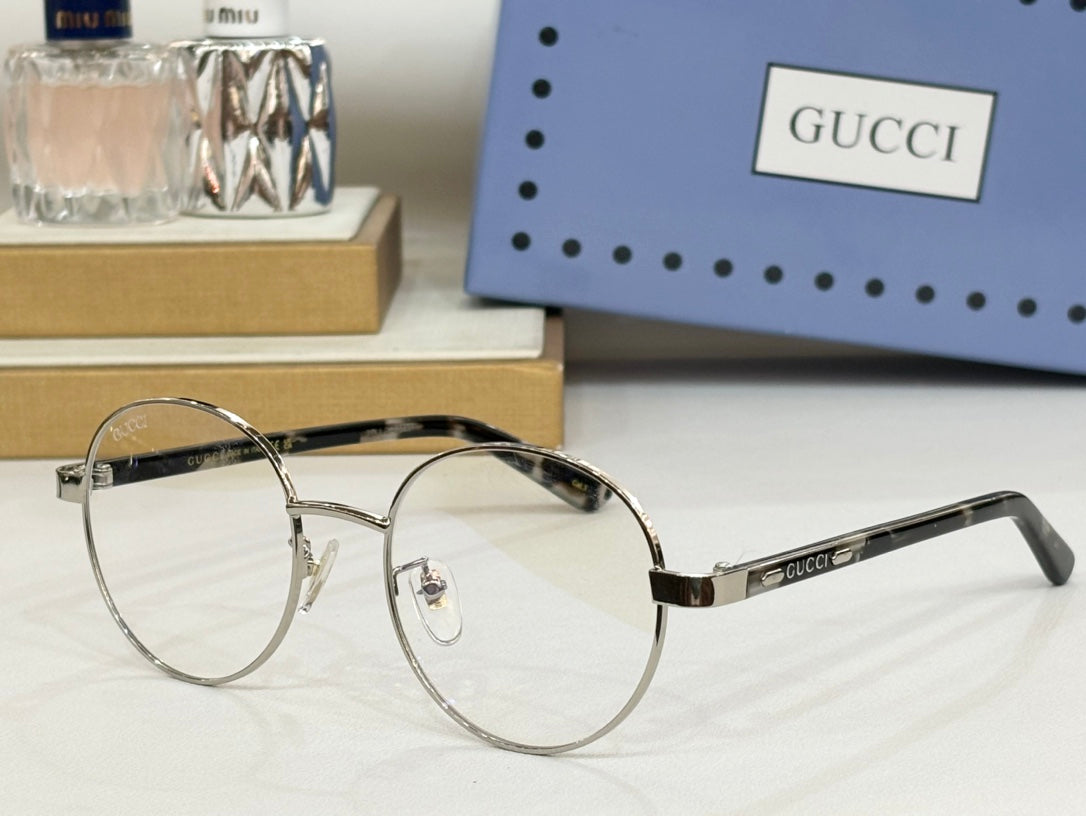 Gucci GG1585O Eyeglass Frames