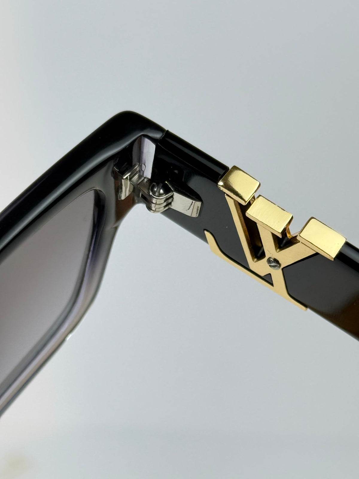 Louis Vuitton Z2178E Sunglasses