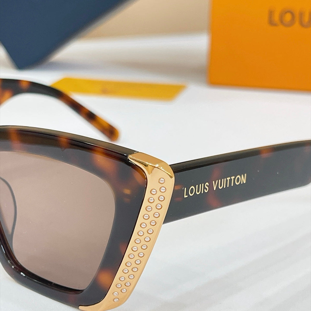 Louis Vuitton Z1655E Sunglasses