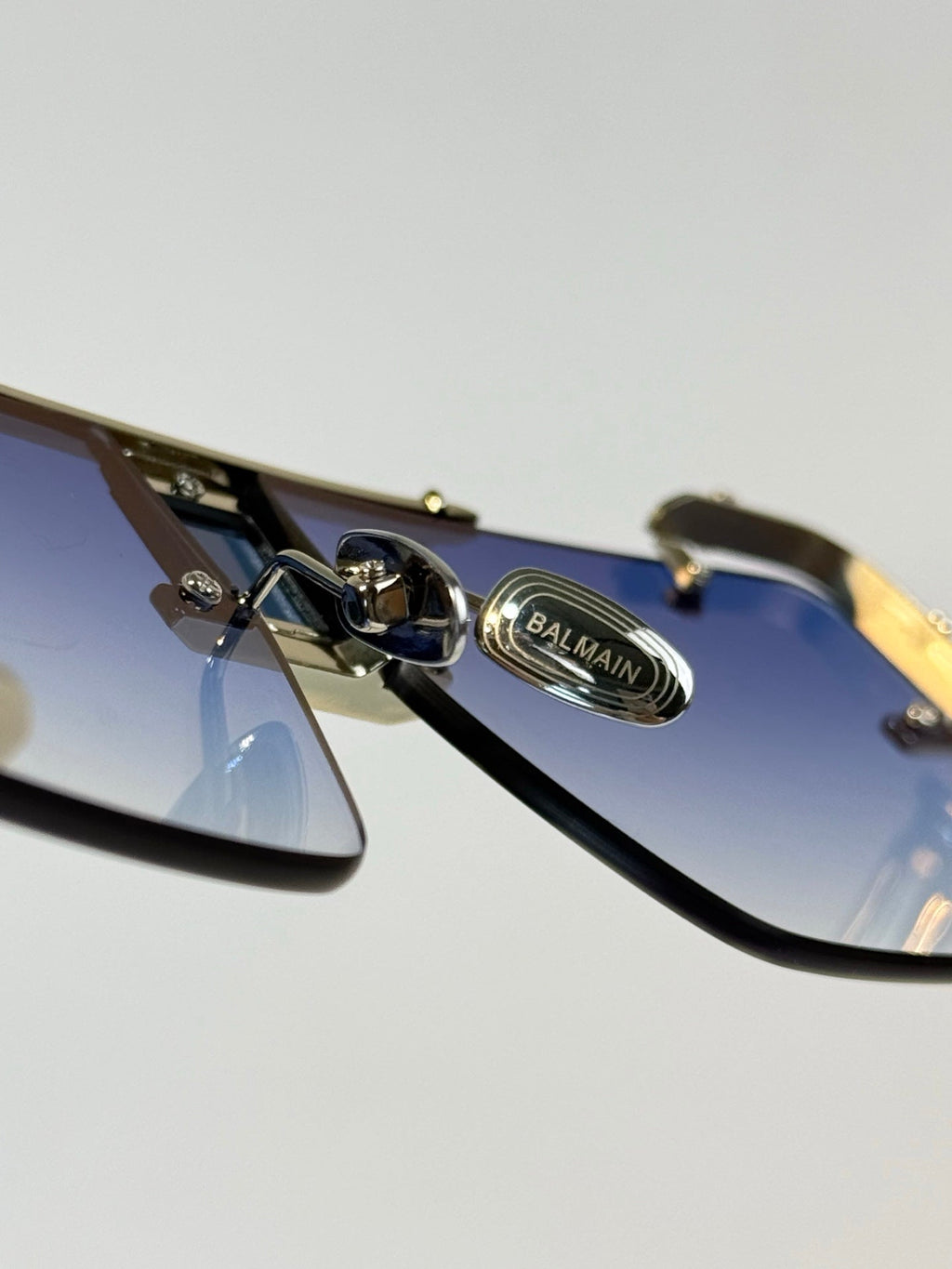 Balmain BPS-271-63//BLK-GLD Sunglasses