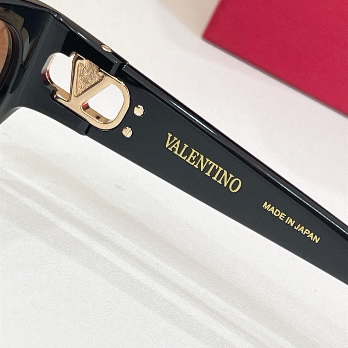 Valentino VG0015S Sunglasses