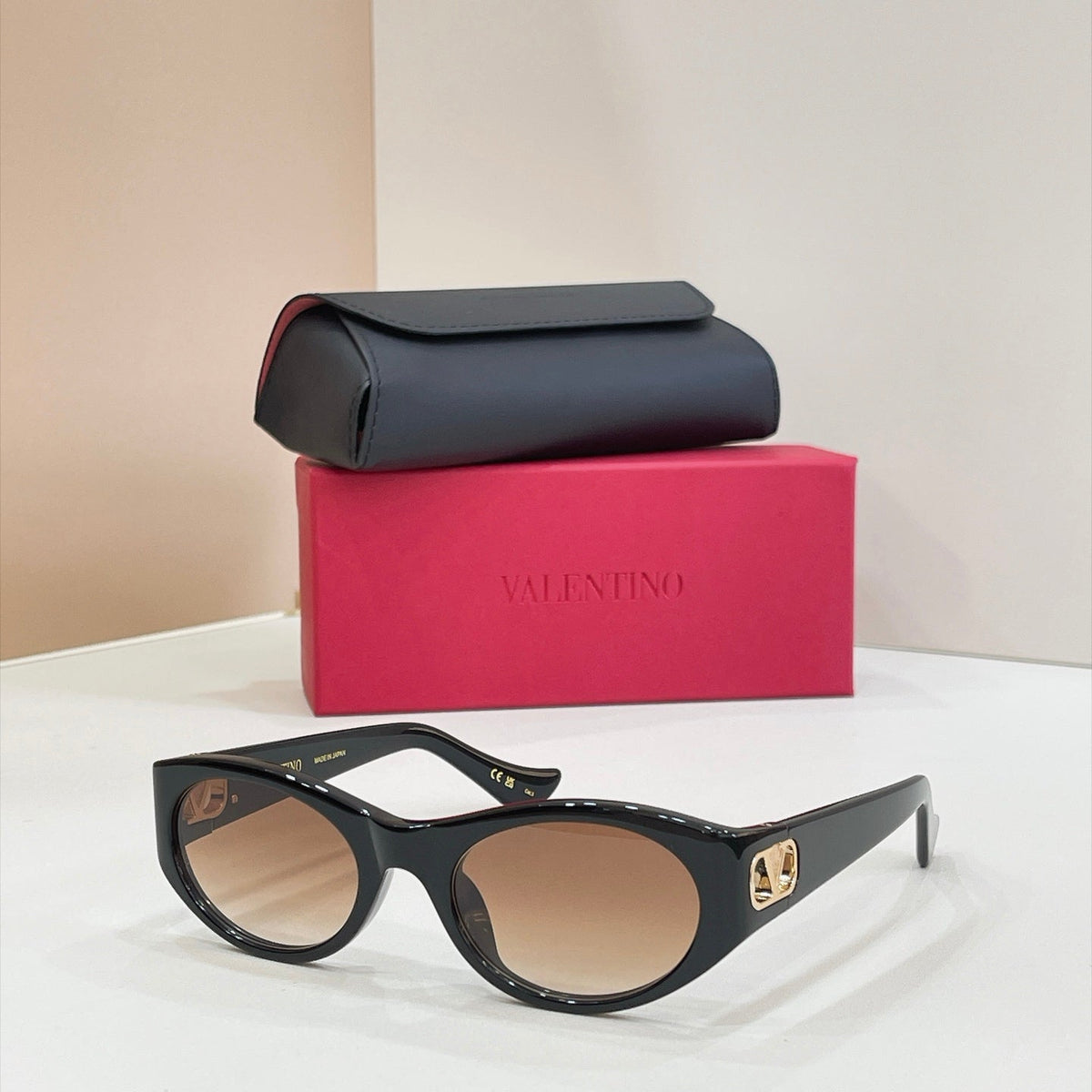 Valentino VG0015S Sunglasses