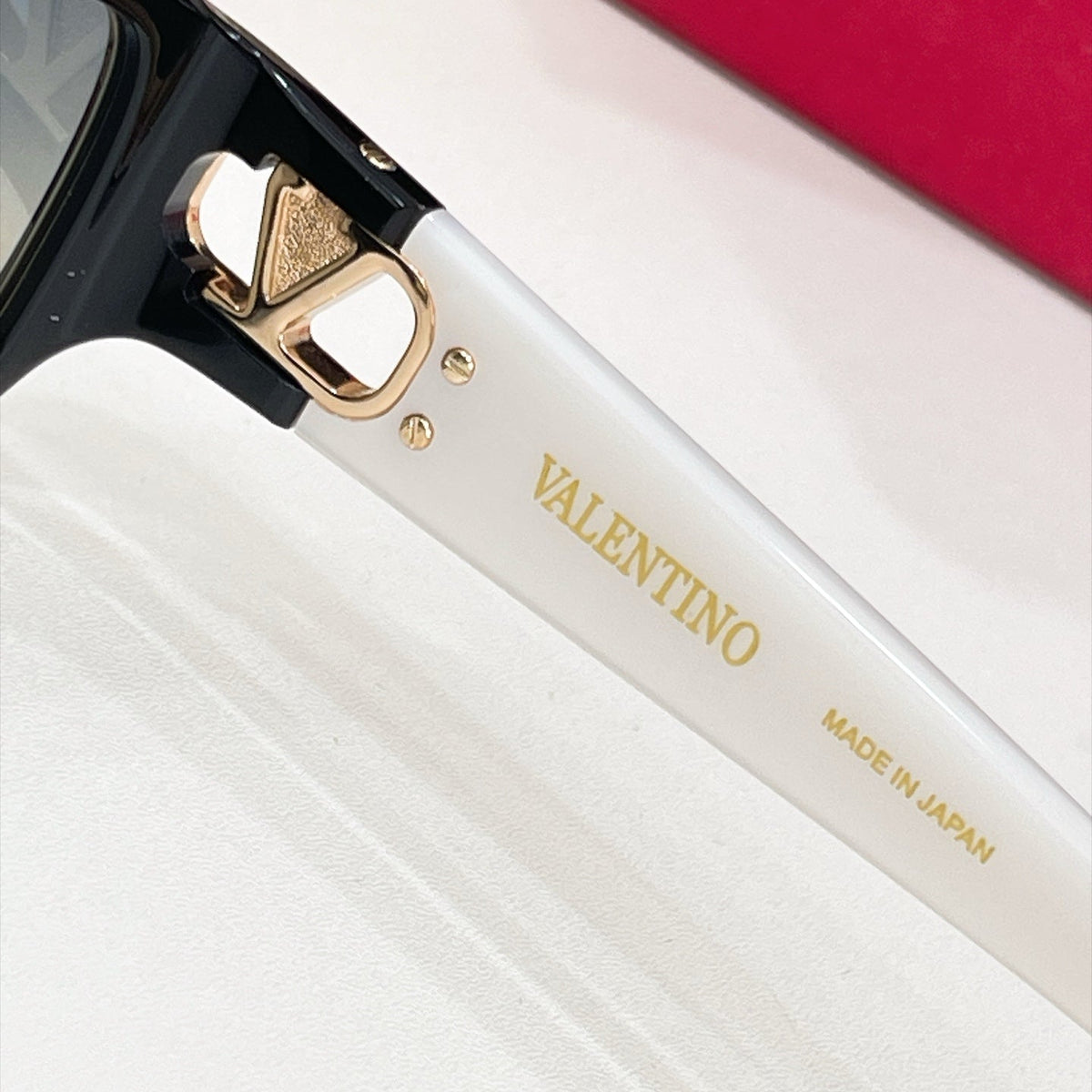 Valentino VG0016S Sunglasses